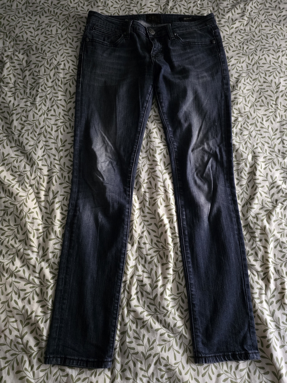 Women's Straight Leg Jeans in Dark Indigo